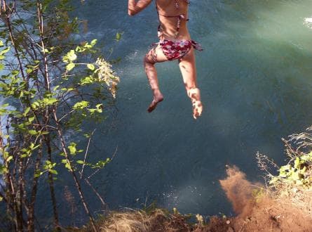 Hood River / Punch Bowl Cliff Diving in Oregon